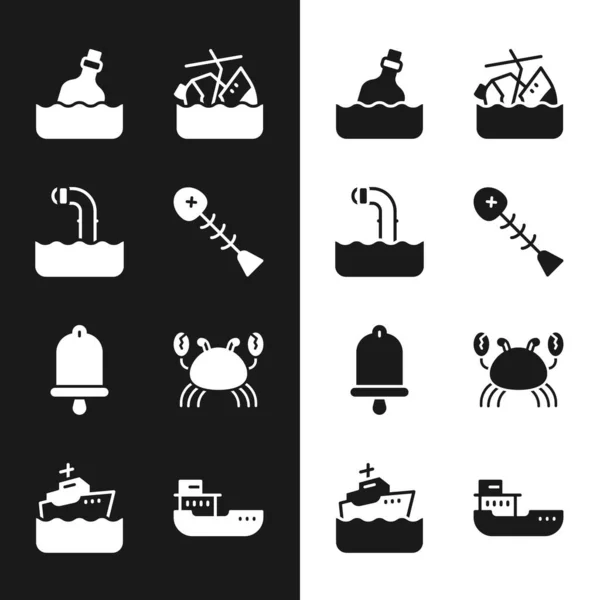 集死鱼、潜望镜、装有水上信息的瓶子、沉没游轮、船铃、螃蟹、货物和游轮图标为一体。B.病媒 — 图库矢量图片