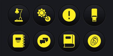 Not Defteri, USB flash disk, Konuşma balonu sohbeti, Kitap ve Ünlem, Zamanlama kemer kiti, Kulak dinleme ses sinyali ve Masa lambası simgesi. Vektör