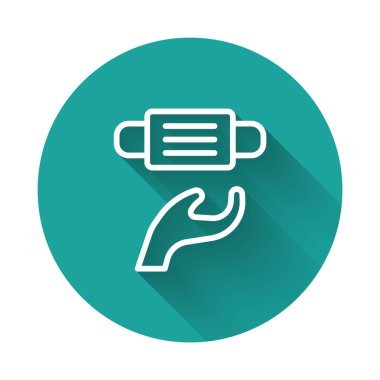 Beyaz çizgi tıbbi koruyucu maske ikonu uzun gölge arkaplanı ile izole edilmiş. Yeşil daire düğmesi. Vektör