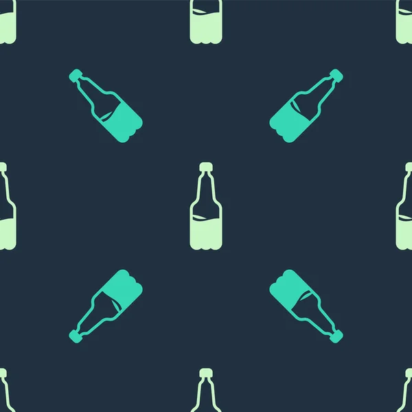 緑とベージュブルーの背景にプラスチック製のビールボトルのアイコンがシームレスなパターンを隔離 ベクトル — ストックベクタ
