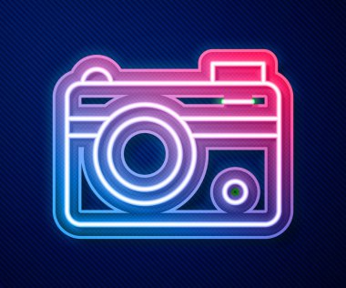 Parlayan neon hattı fotoğraf makinesi simgesi mavi arkaplanda izole edildi. Foto kamera. Dijital fotoğrafçılık. Vektör