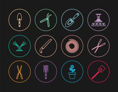 Bahçe küreği, bahçe makası, kürek, maça, testere, otomatik sulama fıskiyeleri, hortum hortumu ve ikon. Vektör