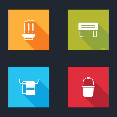 Tütsü çubukları, sauna tezgahı, havluyu askıya ve kova ikonuna koyun. Vektör