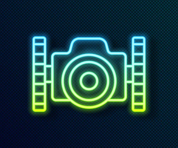 Gloeiende neon lijn Fotocamera voor duiker icoon geïsoleerd op zwarte achtergrond. Foto camera icoon. Duiken onder water apparatuur. Vector — Stockvector