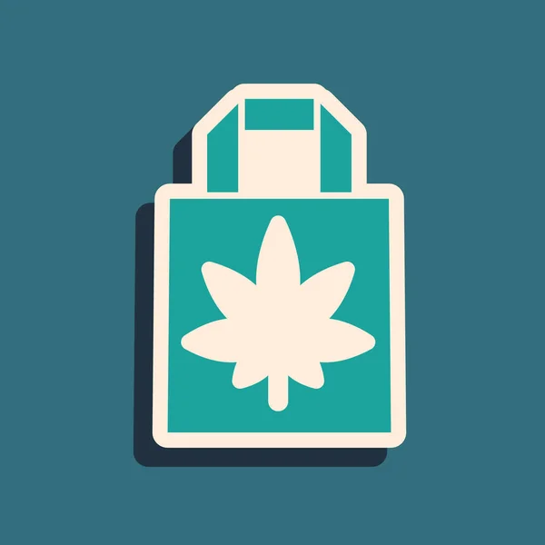 Green Shopping paper bag of medical marijuana or cannabis leaf icon isolated on green background. Buying cannabis. Hemp symbol. Long shadow style. Vector Illustration — Archivo Imágenes Vectoriales