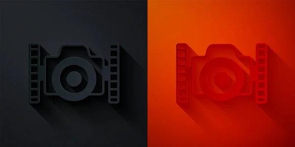 Papiergeschnittene Fotokamera Für Tauchersymbol Isoliert Auf Schwarzem Und Rotem Hintergrund — Stockvektor