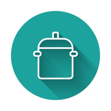Beyaz çizgi tencere pişirme ikonu uzun gölge arkaplan izole. Haşlama ya da güveç besin sembolü. Yeşil daire düğmesi. Vektör.