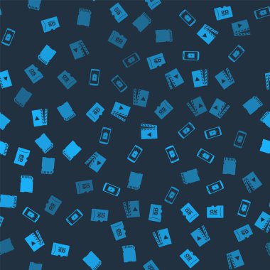 Mikro SD hafıza kartı, akıllı telefon şarjı, film alkışlayıcısı ve kusursuz şablona ayarlayın. Vektör.