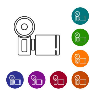 Siyah çizgi sinema kamerası simgesi beyaz arkaplanda izole edildi. Video kamera. Film tabelası. Film projektörü. Simgeleri renk daire düğmelerine ayarla. Vektör.