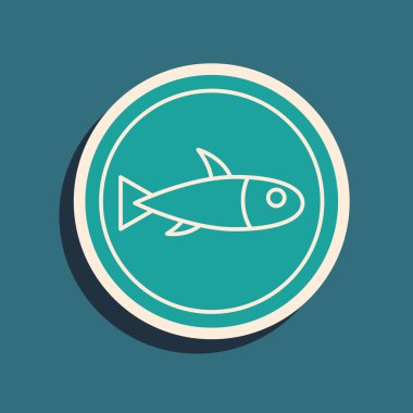 Yeşil arka planda izole edilmiş bir tabak ikonunda servis edilen balık. Uzun gölge tarzı. Vektör..