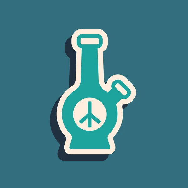 用于吸食大麻或大麻图标的绿色玻璃瓶 在绿色背景下分离 长影子风格 — 图库矢量图片