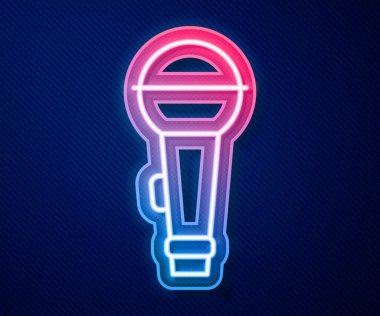 Parlayan neon hattı mikrofon simgesi mavi arkaplanda izole edildi. Radyodaki mikrofondan. Sözcü işareti. Vektör.