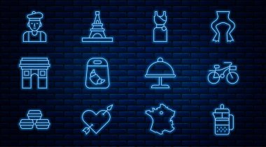 Bisikletli Kadın Croissant giysisi, Zafer Kemeri, tepsi ve Eyfel kulesi ikonu ile kaplı. Vektör.