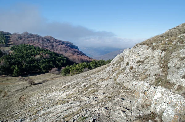 Heuvels in de noordelijke Demerdzhi Crimea (Oekraïne) in januari — Stockfoto