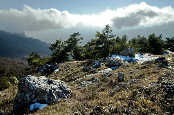 Wzgórza w północnej Demerdzhi Crimea (Ukraina) w styczniu — Zdjęcie stockowe