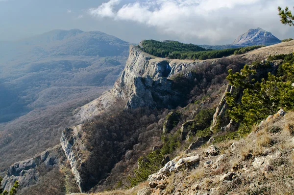 Colline in Crimea (Ucraina) Demerdzhi settentrionale nel mese di gennaio — Foto Stock