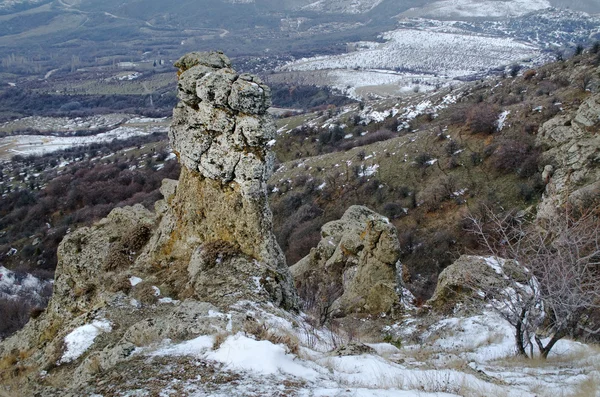 Камни в Крыму (Украина) Северная Демерджи в январе — стоковое фото