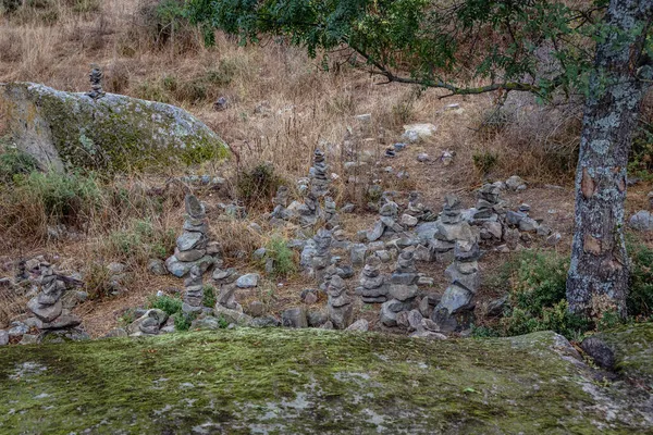 Cairns Made Visitors Beglik Tash Ancient Thracian Remains Rock Sanctuary — Stock fotografie