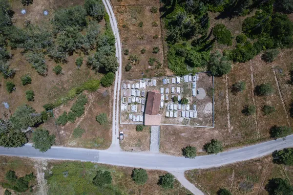 Drone Foto Pequeno Cemitério Perto Vouniatades Aldeia Montanhosa Ilha Corfu — Fotografia de Stock