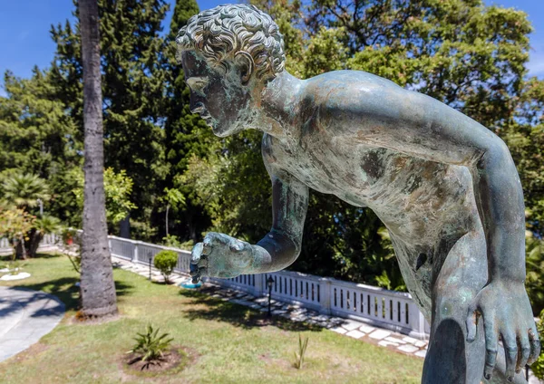 Gastouri Grecia Giugno 2021 Scultura Nel Giardino Superiore Del Palazzo — Foto Stock