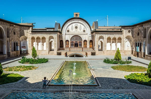 Kashan Iran Oktober 2016 Utsikt Över Poolen Historiska Huset Tabatabaei — Stockfoto