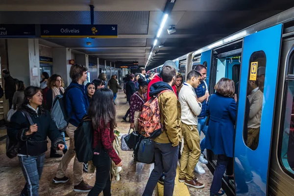 Lisboa Portugal Novembro 2018 Pessoas Estação Metrô Marques Pombal Cidade — Fotografia de Stock