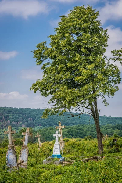 Nyrkiv Ukraine Juni 2016 Verlassener Friedhof Der Ehemaligen Stadt Chervonohorod — Stockfoto