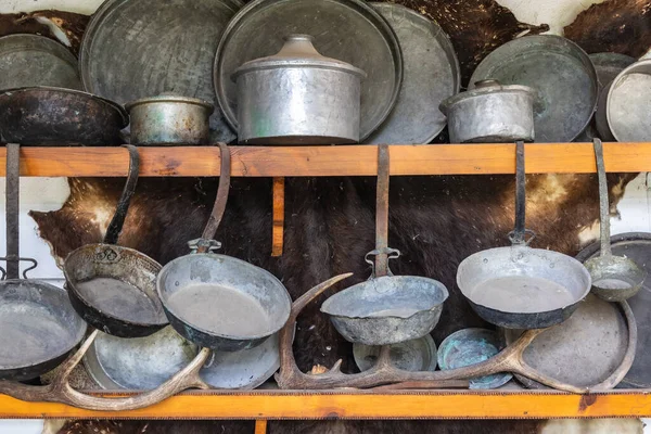 Los Platos Viejos Los Estantes Madera Bulgaria — Foto de Stock