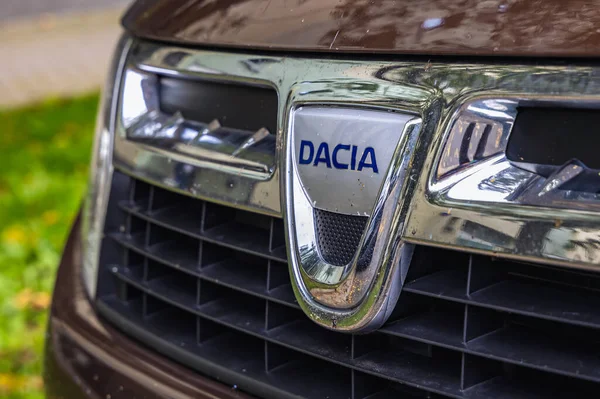 Βαρσοβία Πολωνία Σεπτεμβρίου 2021 Έμβλημα Αυτοκινήτου Dacia — Φωτογραφία Αρχείου
