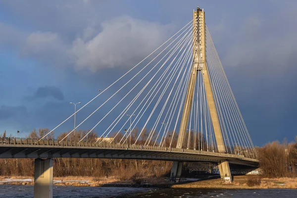Varsóvia Polônia Janeiro 2022 Ponte Swietokrzyski Sobre Rio Vístula Cidade — Fotografia de Stock