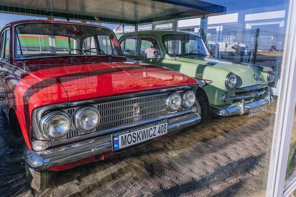 Rawa Mazowiecka Polonia Febrero 2022 Moskvitch 408 Moskvitch 407 Coches — Foto de Stock