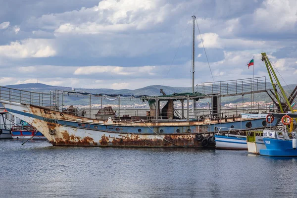 Nesebar Bulgarien September 2021 Fiskebåtar Hamnen Gamla Stan Nesebar Historiska — Stockfoto