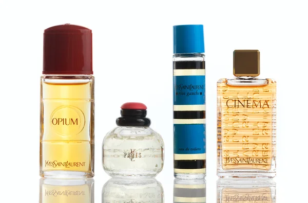 Perfumy przez yves saint laurent — Zdjęcie stockowe