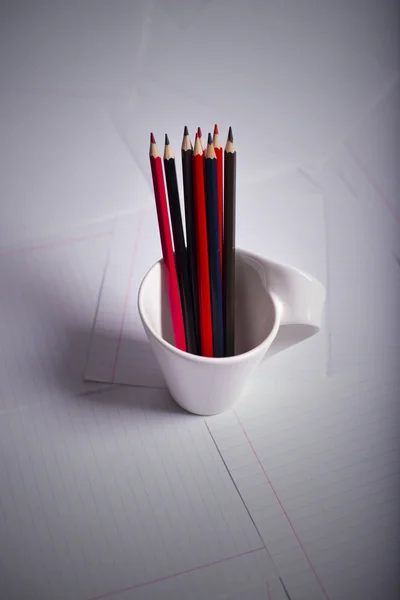 Black and red pencils stand — Stock Photo, Image