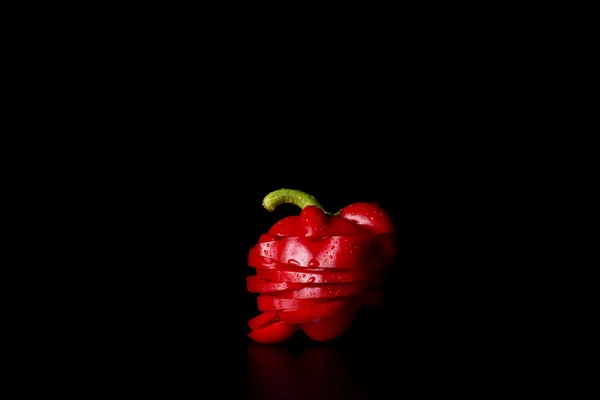 Roter frischer Paprika mit Ringen geschnitten — Stockfoto