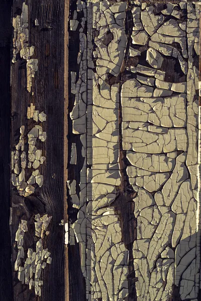 Oude houten muur met oude geschild-off verf — Stockfoto
