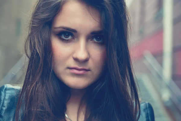 Portrait of the serious beautiful girl outdoor — Stock Photo, Image