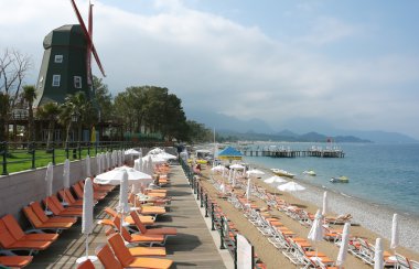 plaj ve yel değirmeni Türk otel.