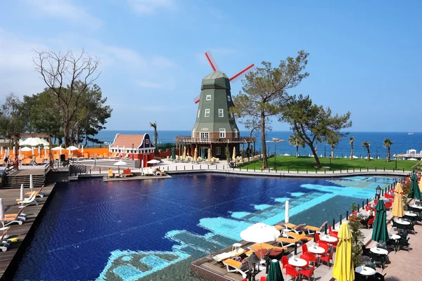 El molino de viento en el hotel turco — Foto de Stock