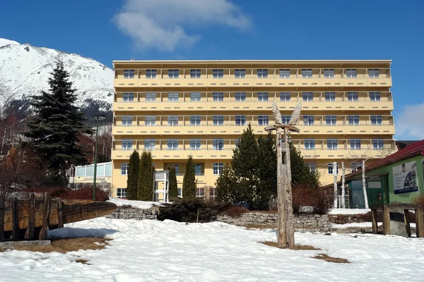 Hotel e montagne a Smokovec . — Foto Stock
