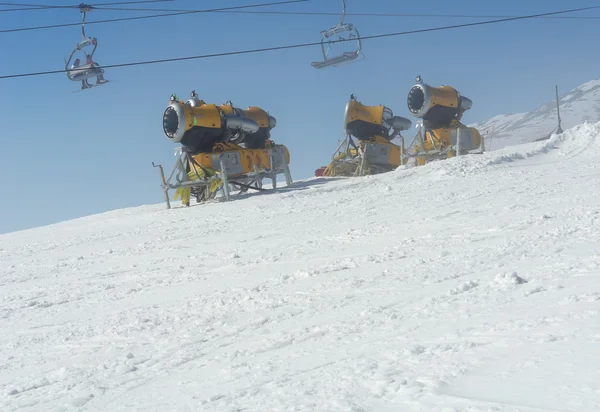 Cánones de nieve en Tatras . — Foto de Stock