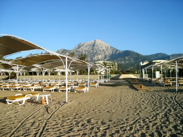 Uitzicht op hotel strand. — Stockfoto