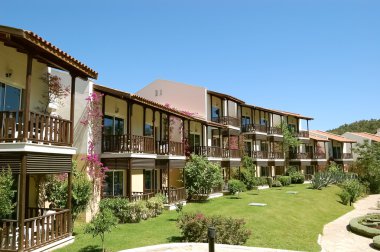 Villa ve otel bahçesinde.