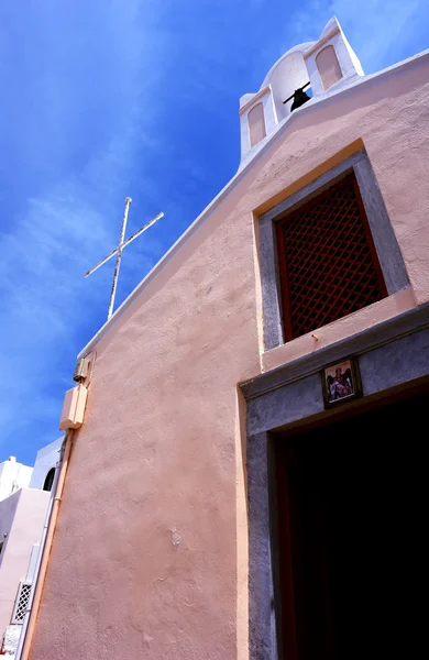 Pequeña iglesia en la ciudad de Oia en Santorini . —  Fotos de Stock