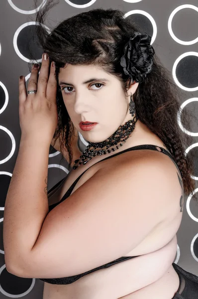 Mulher obesa em lingerie preta — Fotografia de Stock