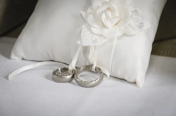 Silver wedding Rings — Stock Photo, Image