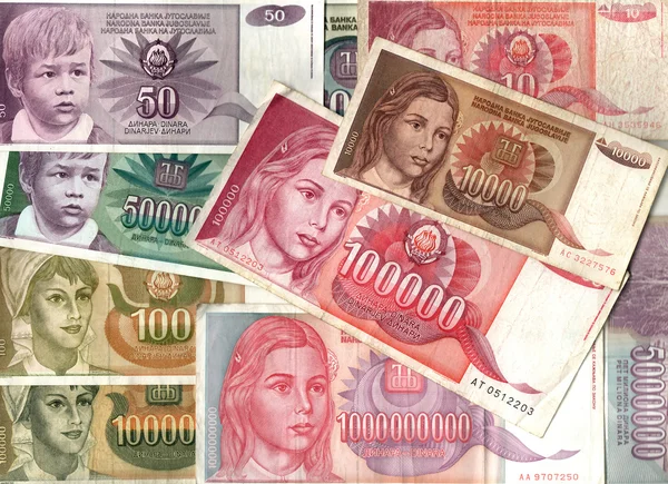 南斯拉夫第纳尔纸币的恶性通货膨胀 — 图库照片