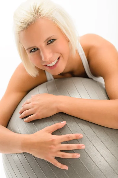 Mulher fitness bola exercício no fundo branco — Fotografia de Stock