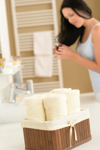 Toallas de baño productos para el cuidado del cuerpo de cerca —  Fotos de Stock