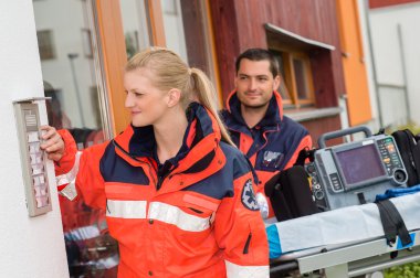 ev Acil doktoru ziyaret ambulans yardım